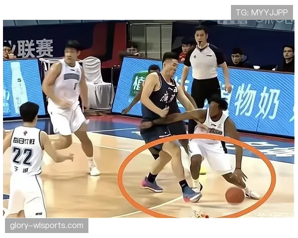 篮球中技术犯规的含义及其判罚标准详解